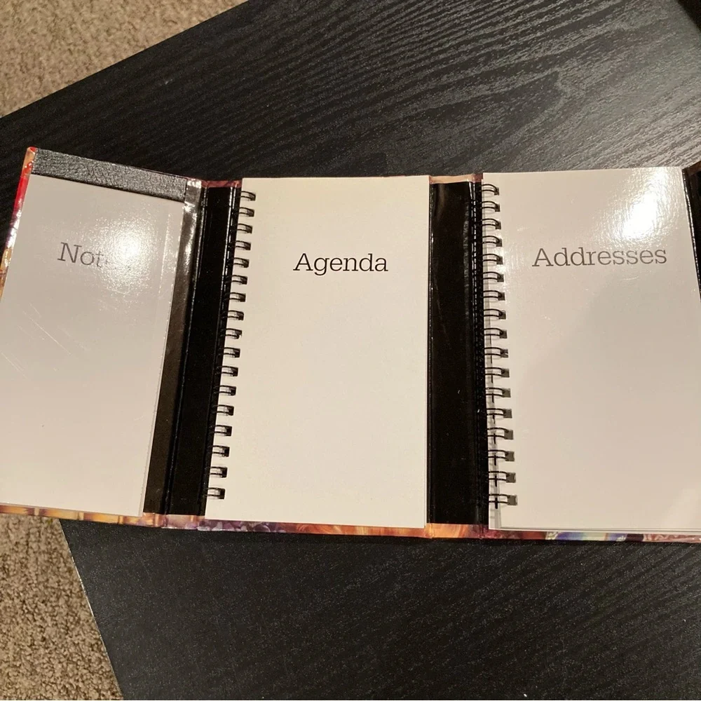 NWT Vintage magnetic closure Victorian/floral “Notes Agenda, Addresses” Book